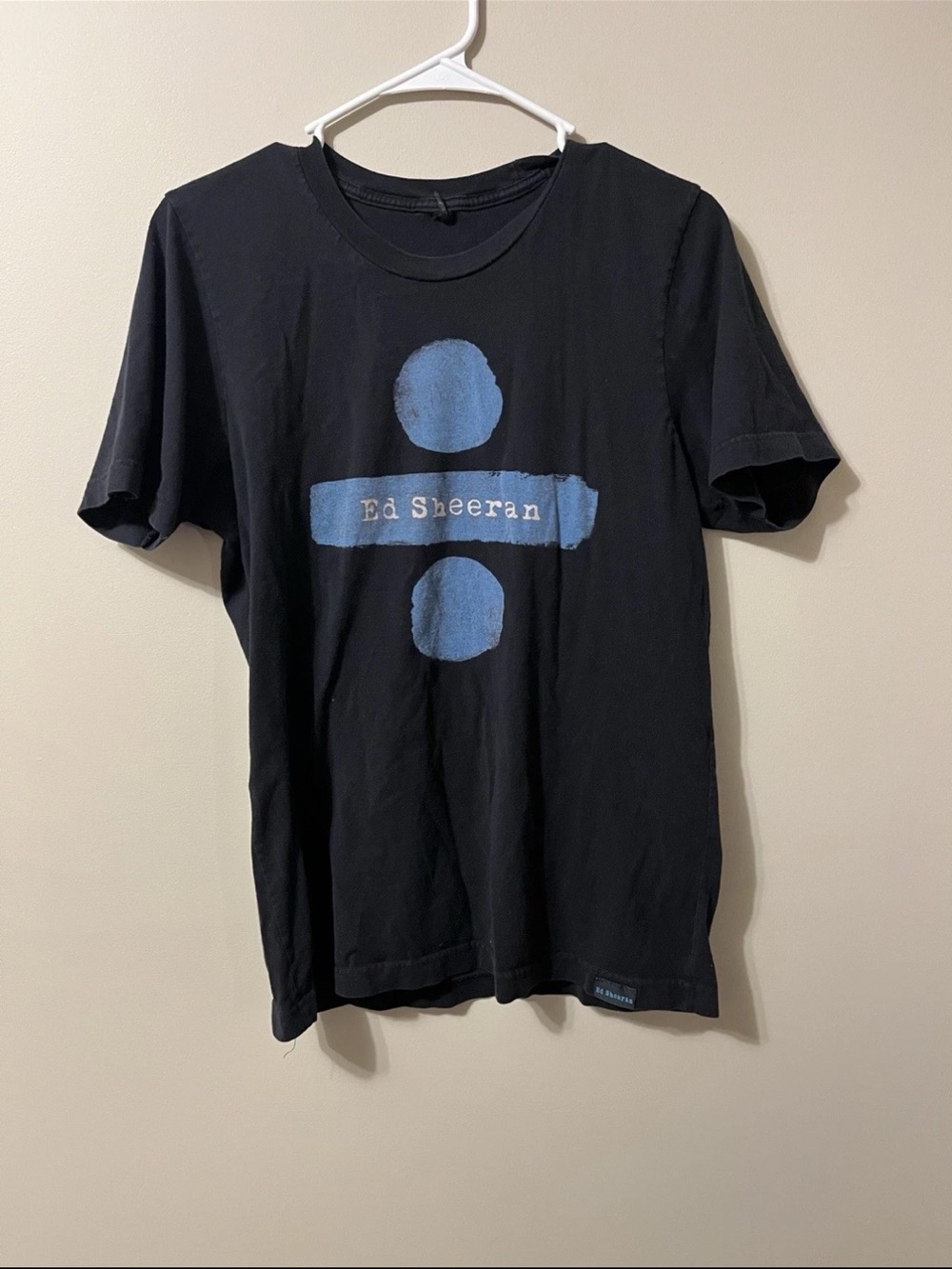 Black Short-Sleeve Graphic Tee Ed Sheeran Size M
